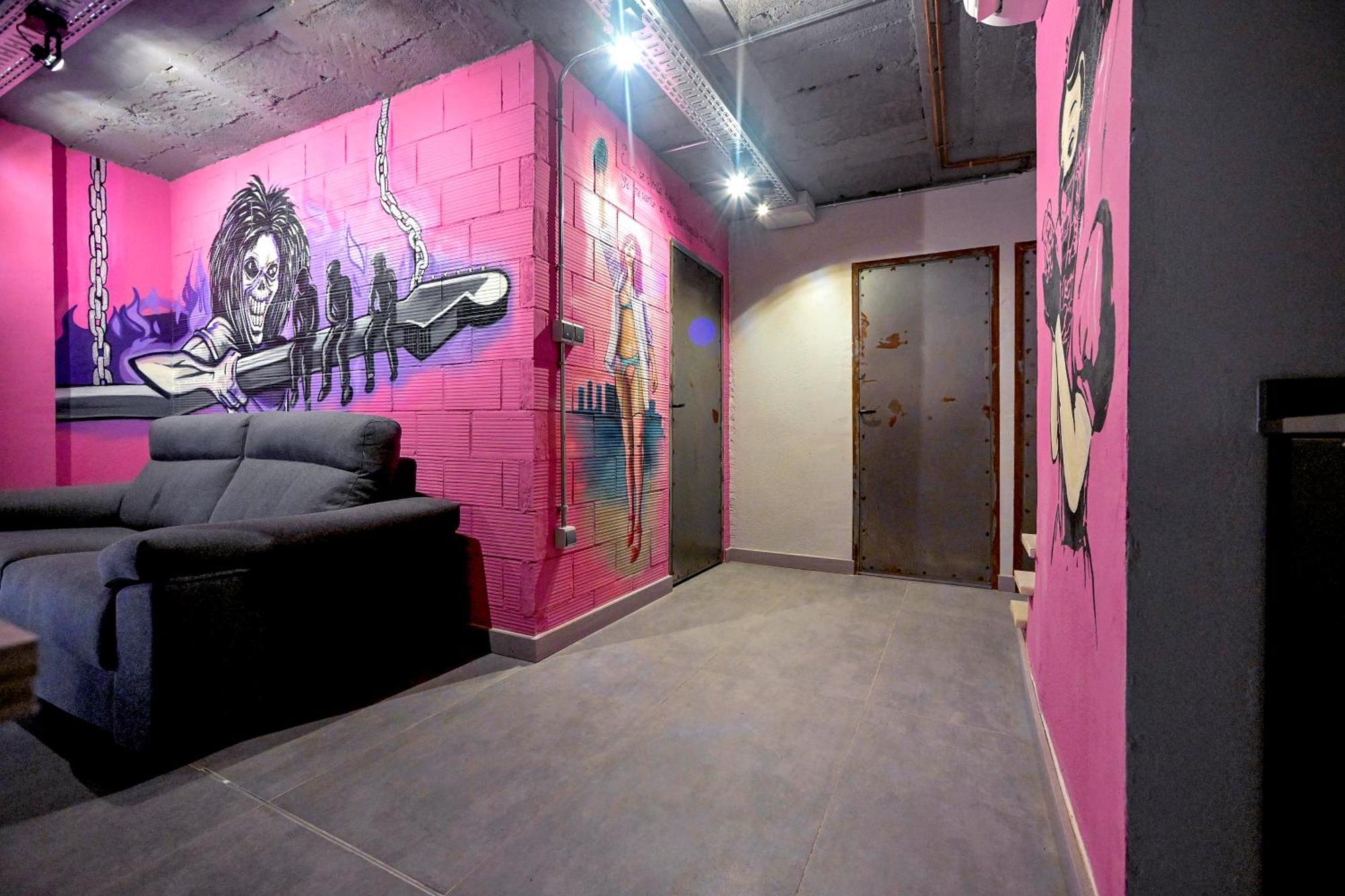 Apartment Nirvana Y Averno *
